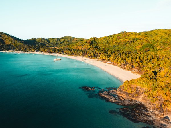 Quelles sont les meilleures périodes pour découvrir les plages secrètes des Philippines?